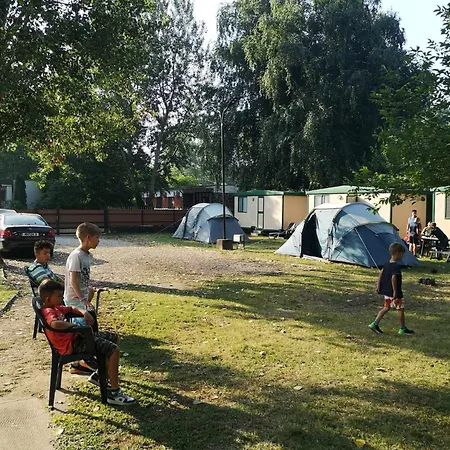 Parque de Campismo Lakeside Dunapataj